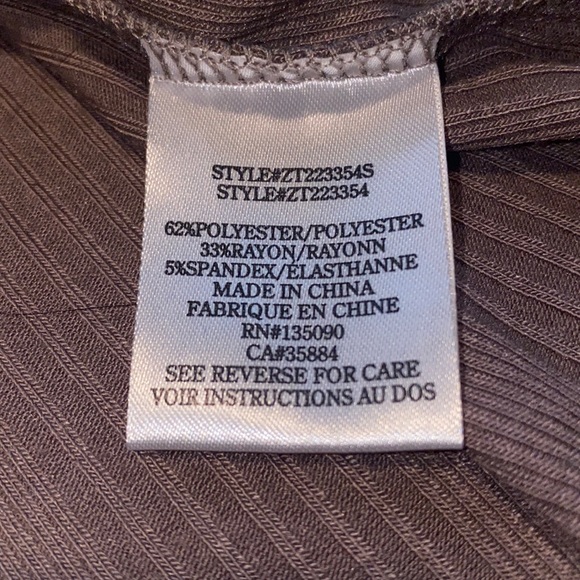 Z Supply Jayda Ribbed 3/4 Sleeve Top - Picture 9 of 11